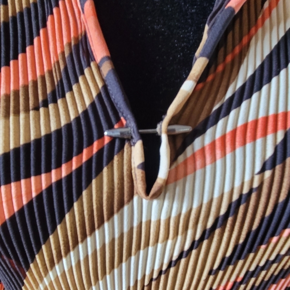 Multi colored blouse - Picture 2 of 6